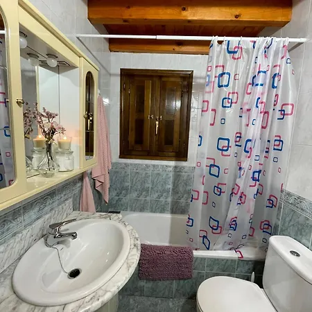El Escondite De *